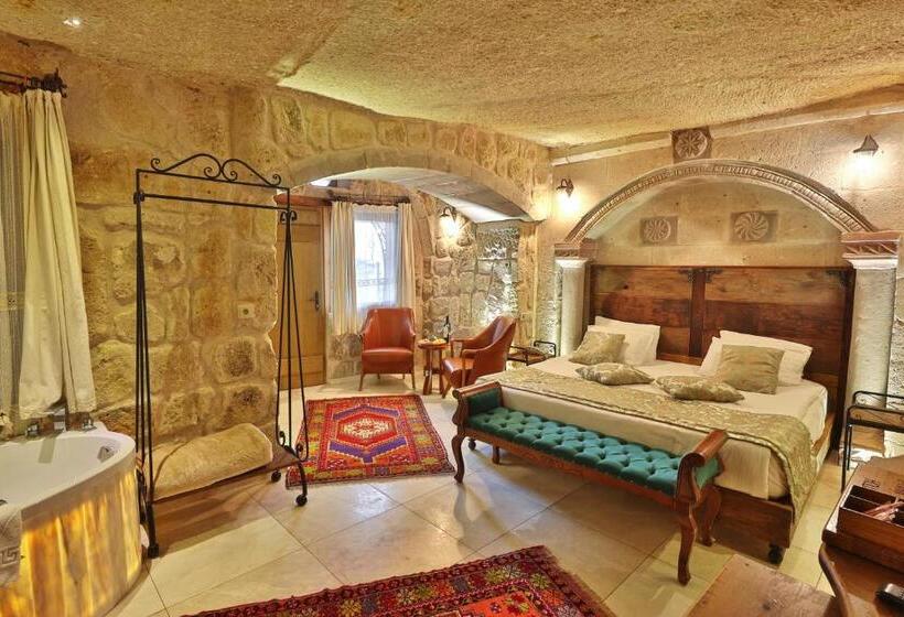 سوییت, Divan Cave House
