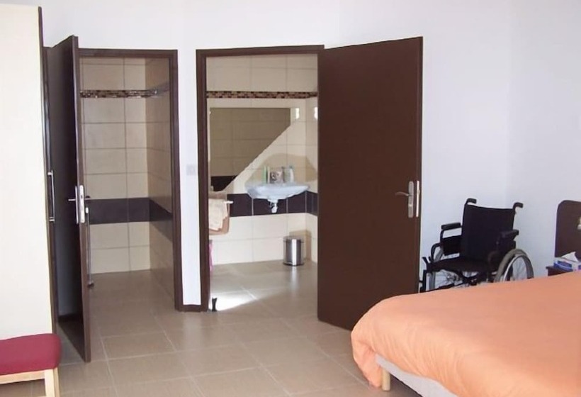 Номер Стандарт Трехместный, Hôtel Le Richevaux