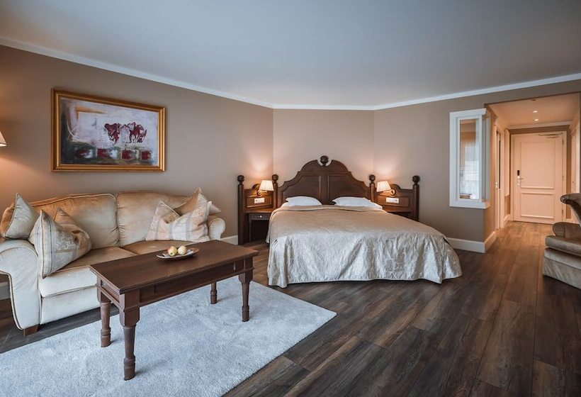 غرفة ديلوكس مزودة بشرفة, Majestic Hotel & Spa Resort
