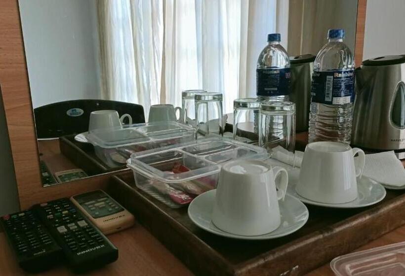 اتاق خانوادگی, Andorra Tourist Resort Anuradhapura