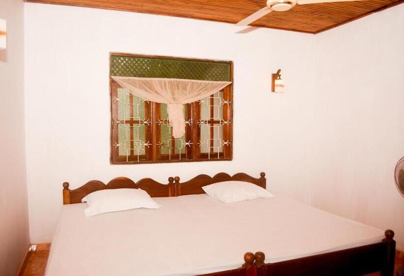 Apartamento 1 Dormitório com Sacada, Ceylon Casa