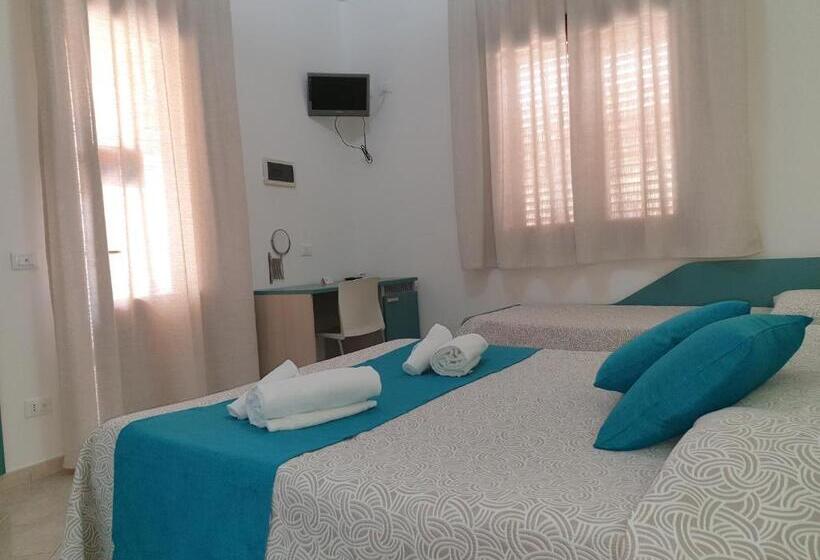 اتاق استاندارد پریمیوم سه تخته, Room And Breakfast Aloe