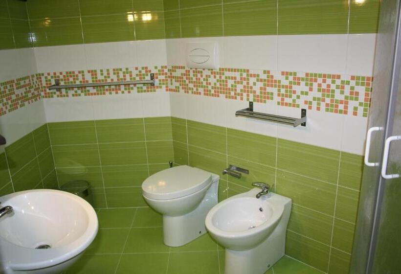 اتاق استاندارد اینتریور, Room And Breakfast Aloe