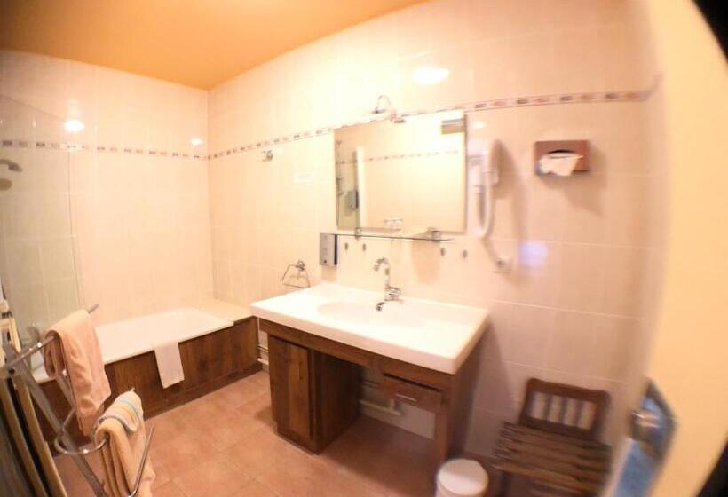 Family Suite, Auv