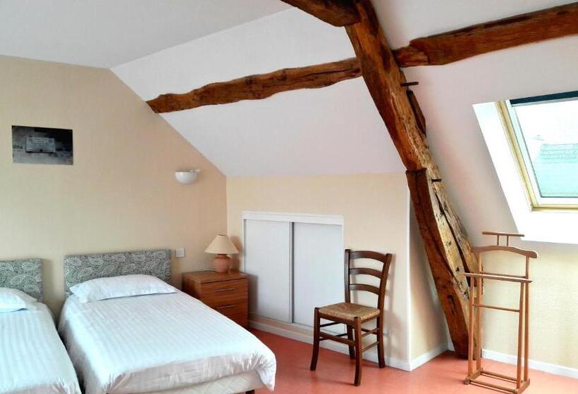 Номер Стандарт Трехместный, Auberge De L Omois