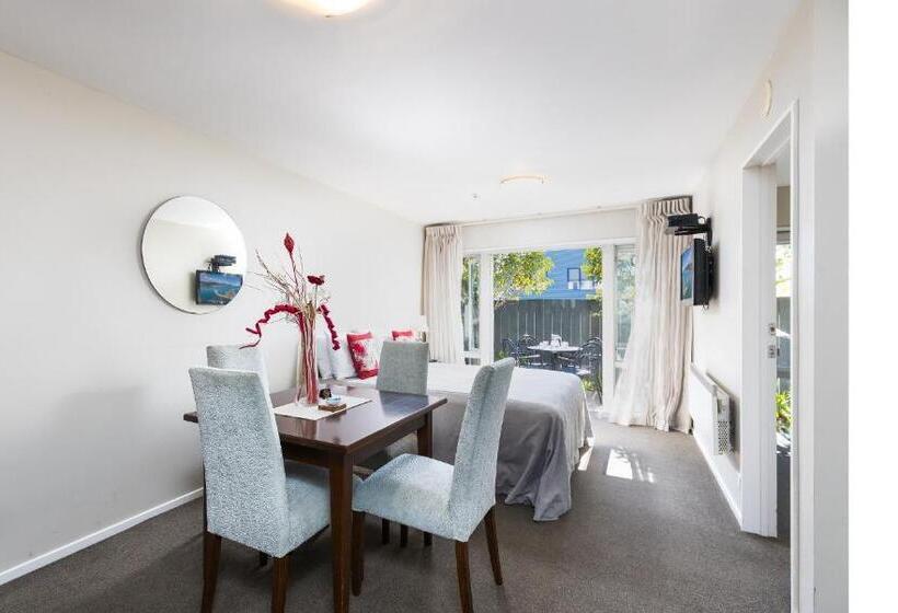 Апартаменты Семейные 1 Спальня, Chelsea Park Motor Lodge