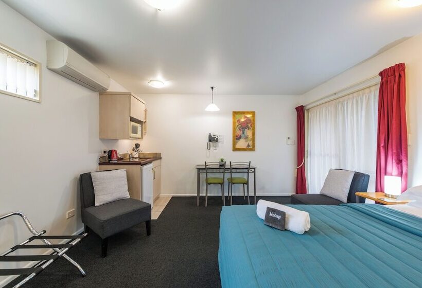Студия Стандарт, Roma On Riccarton Motel
