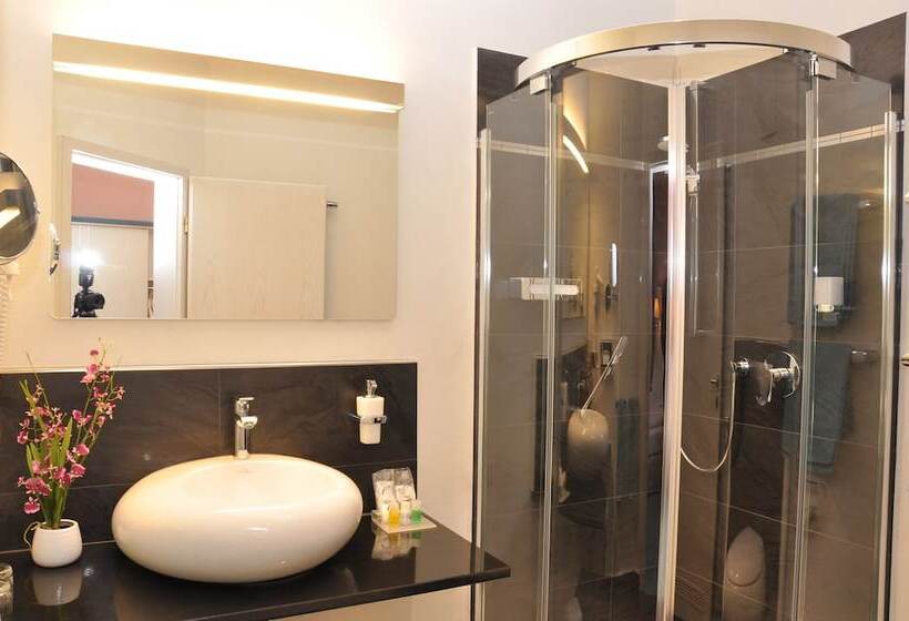 Номер Стандарт, Altstadthotel An Der Werra
