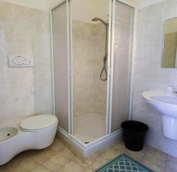 اتاق استاندارد یک تخته با بالکن, Albergo Anita