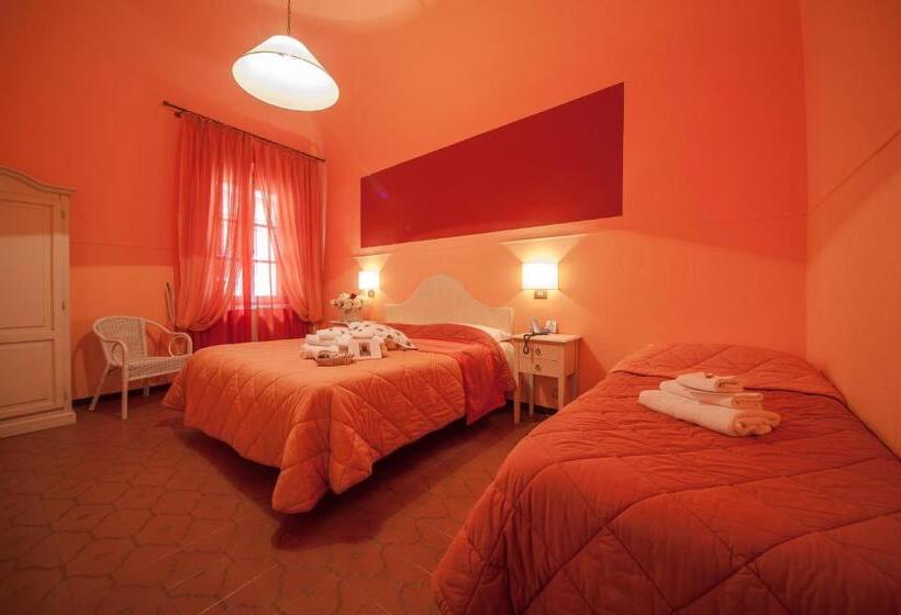 标准三人间, Albergo Etruria