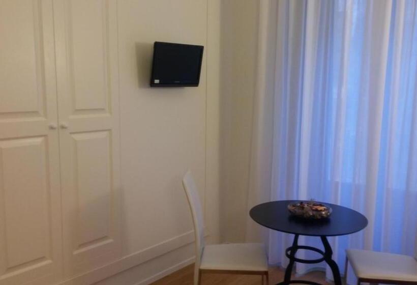 سوییت لوکس, Stella Casabono