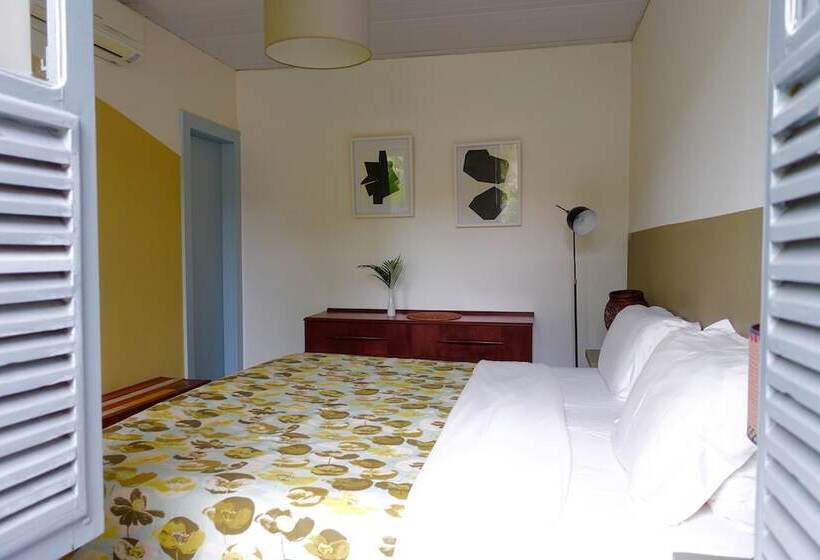 Quarto Estandar, Casa Amarelo Par Robert Le Héros