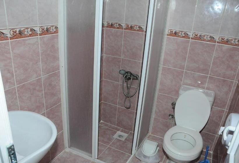 اتاق استاندارد سه نفره, Dort Mevsim