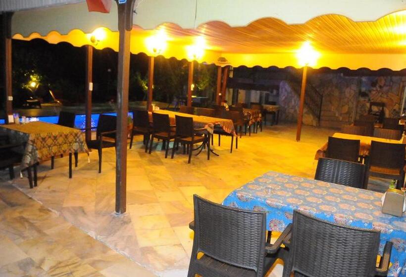 اتاق استاندارد چهار تخته, Dort Mevsim