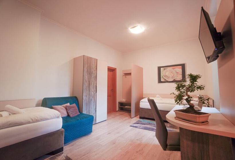 Quarto Classe Business, Penzion Hradbova Residence & Spa