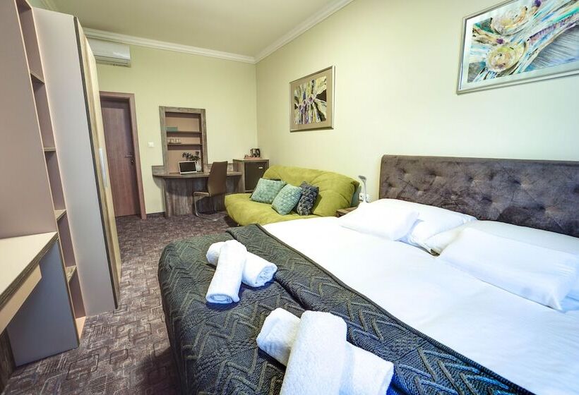 Quarto Classe Business, Penzion Hradbova Residence & Spa