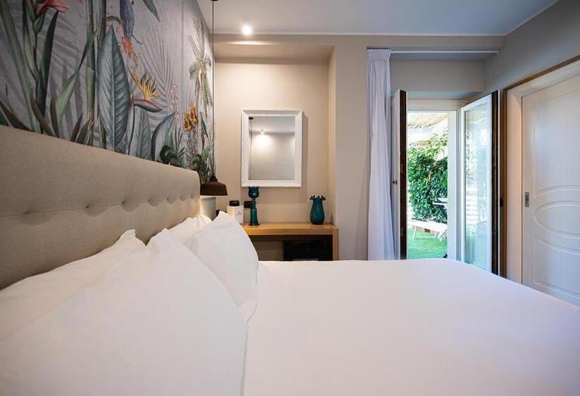 Standard Triple Room with Terrace, Sogaris