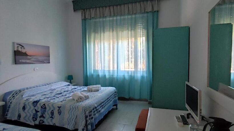 Economy Triple Room, Villa Italia