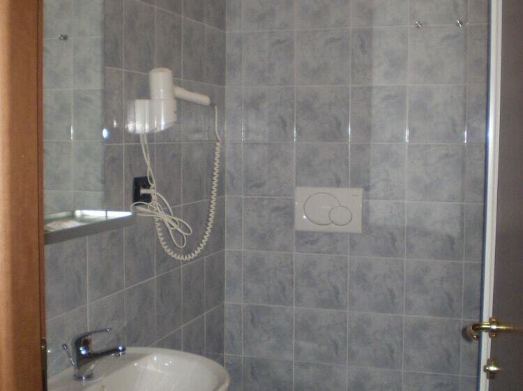 اتاق اکونومی, Albergo Posta