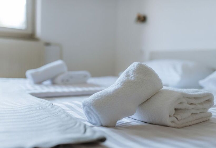 استودیو استاندارد با بالکن, Apartmaji Triglav