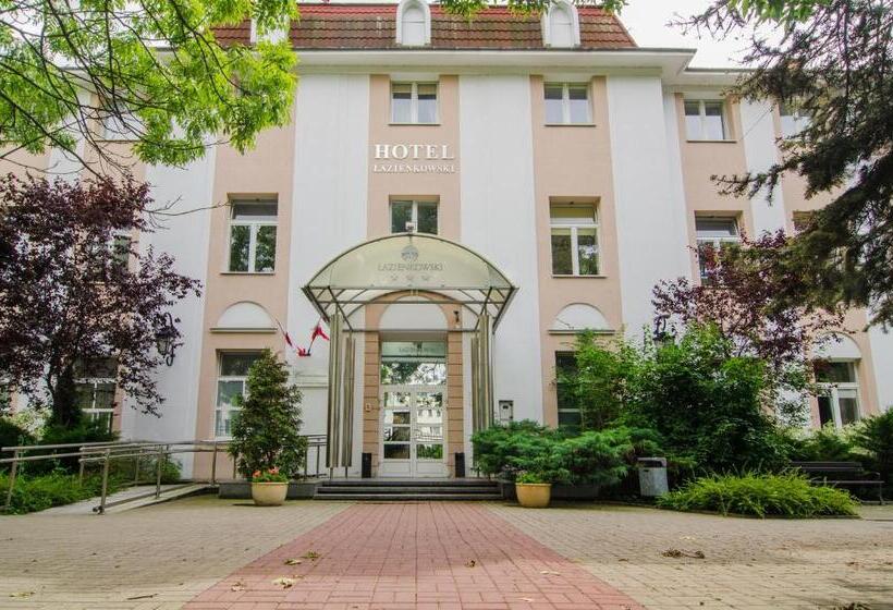 Quarto Triplo Estandar, łazienkowski