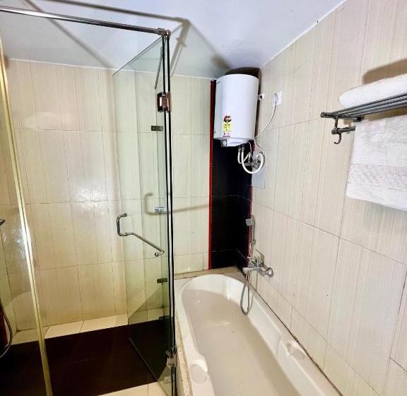 اتاق سوپریور با تخت بزرگ, Sea Hawk Hill Resort A Luxury Boutique Resort, 20 Km From Nainital