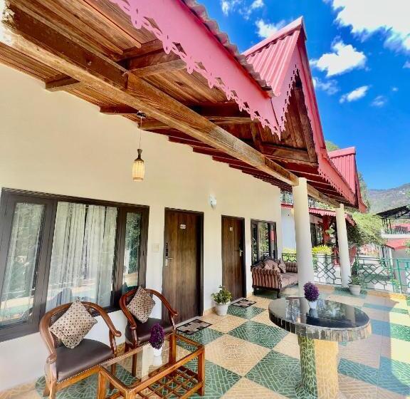 اتاق استاندارد با تخت بزرگ, Sea Hawk Hill Resort A Luxury Boutique Resort, 20 Km From Nainital