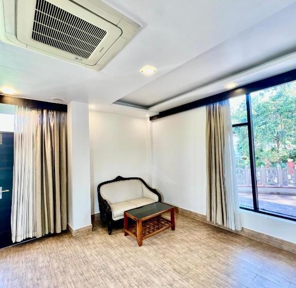 اتاق استاندارد با بالکن, Sea Hawk Hill Resort A Luxury Boutique Resort, 20 Km From Nainital