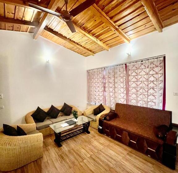 اتاق سوپریور با تخت بزرگ, Sea Hawk Hill Resort A Luxury Boutique Resort, 20 Km From Nainital