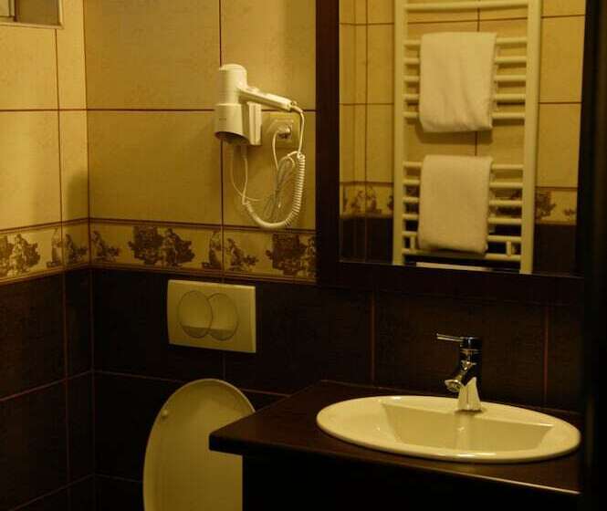 اتاق سوپریور سه تخته, Contact