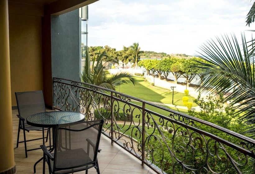 带景观的带双人床的标准间, Protea Hotel By Marriott Entebbe