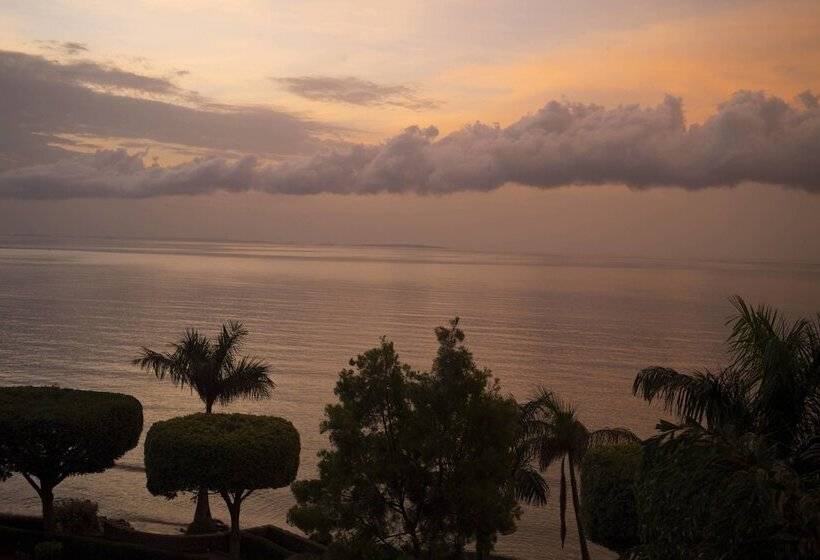 带景观的行政套房, Protea Hotel By Marriott Entebbe