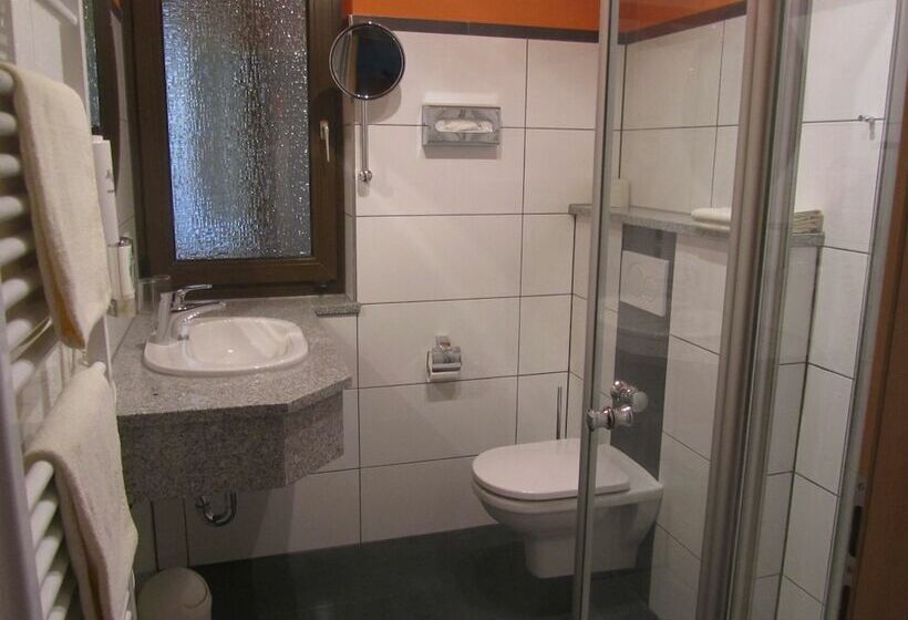 Номер Стандарт, Land Gut Hotel Zur Burg Nürburg
