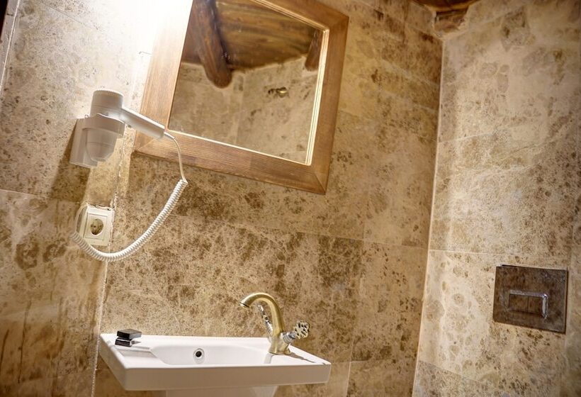 سوییت جونیور, Saliche Cave Suite