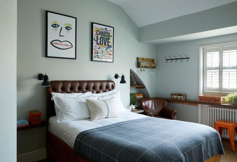 Standard Room, Artist Residence Brighton