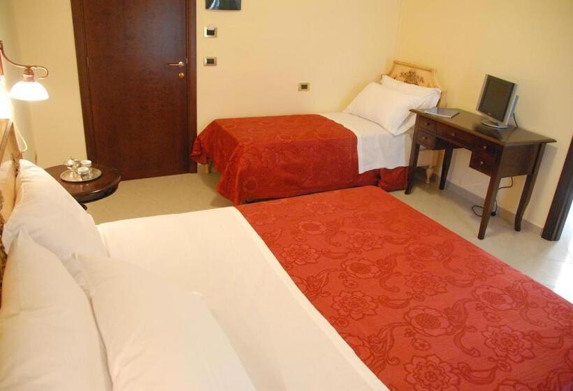 Трехместный Номер Deluxe, Garibaldi Relais