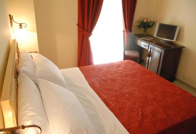 Номер Deluxe с Балконом, Garibaldi Relais
