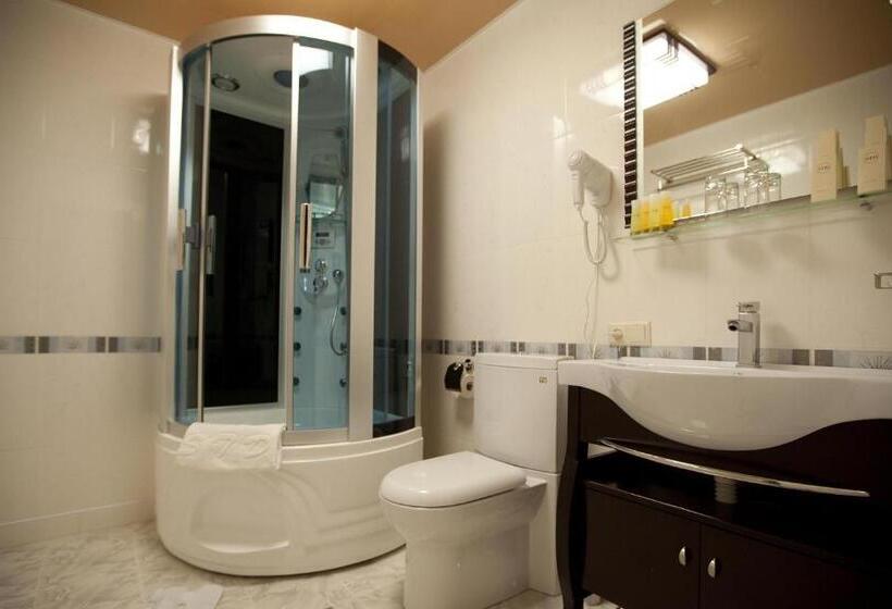 Номер Deluxe Кровать Кинг, Best Western Plus Paradise Hotel Dilijan