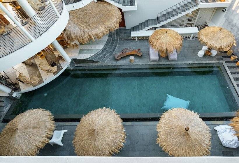 Номер Deluxe Вид на Бассейн, El Tropico Boutique