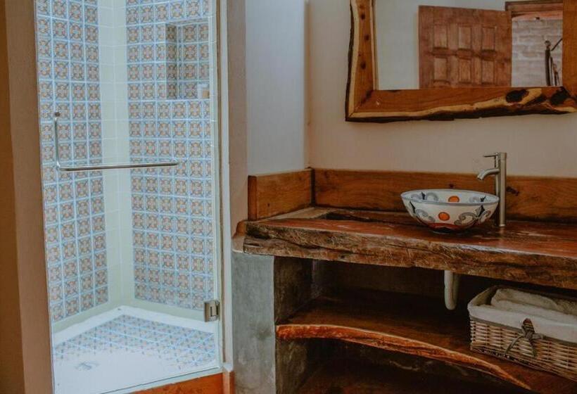 Quarto Estandar Cama King, Lavanda Aldea Holística