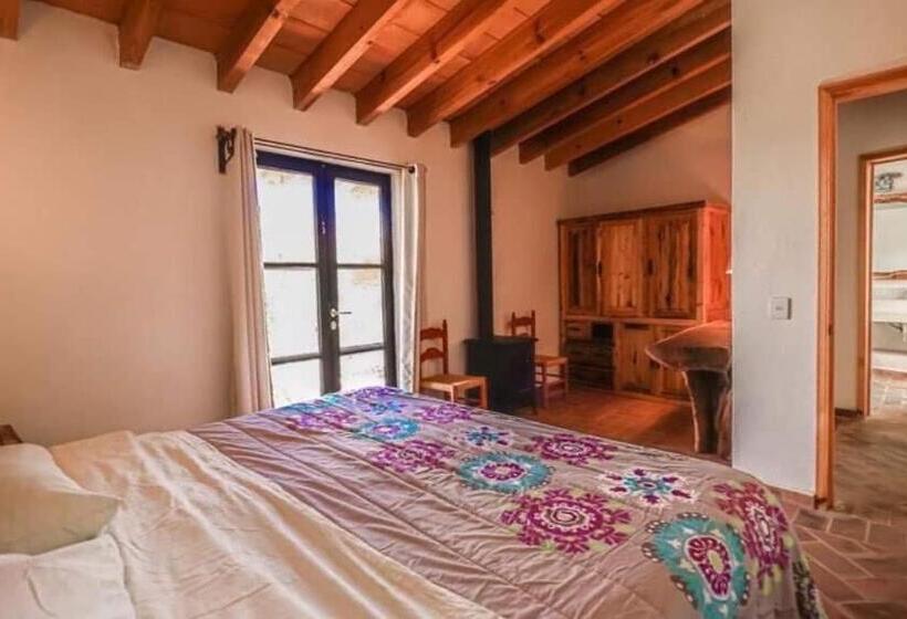 Quarto Estandar Cama King, Lavanda Aldea Holística