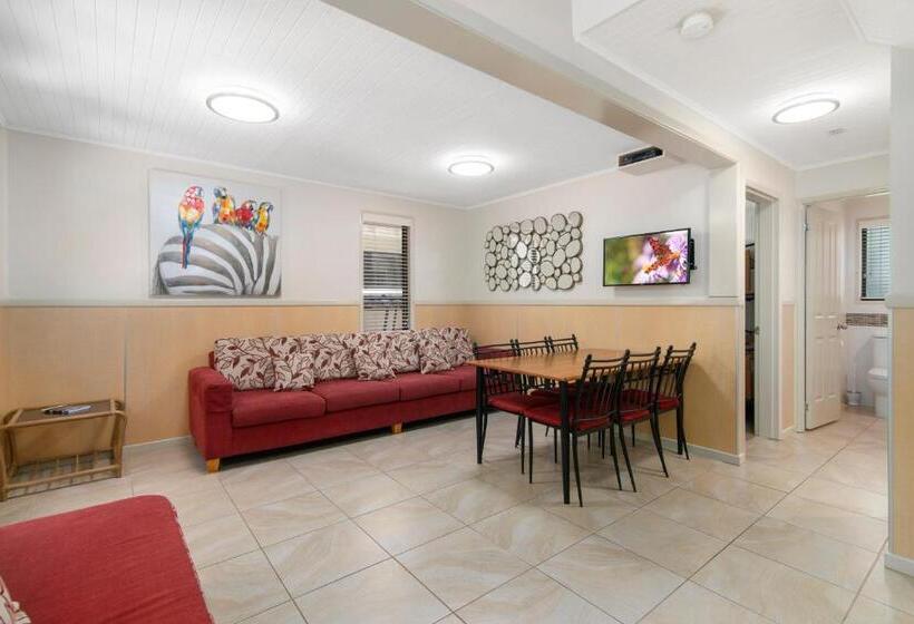 침실 2개 아파트, Ashmore Palms Holiday Village