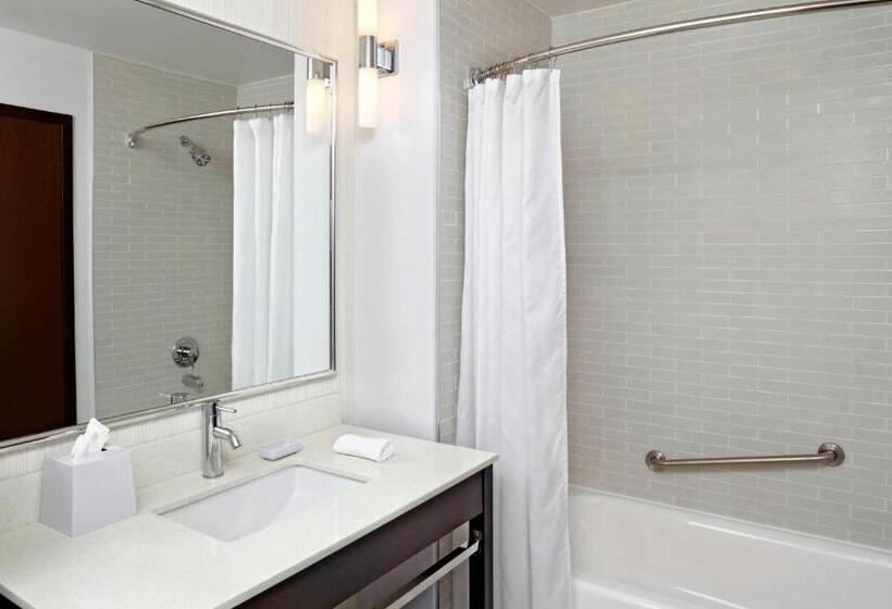 Quarto Estandar Cama King, Four Points By Sheraton Edmonton Gateway