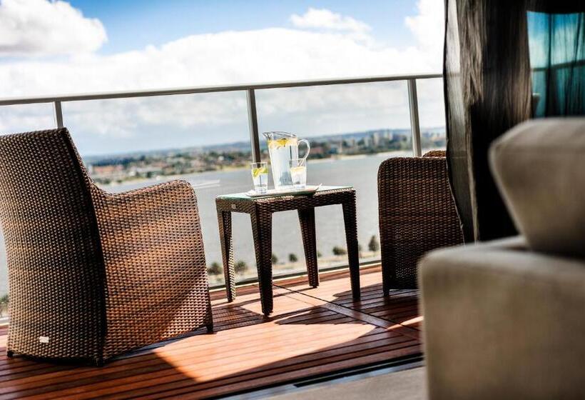 Апартаменты Premium 1 с Балконом, Fraser Suites Perth