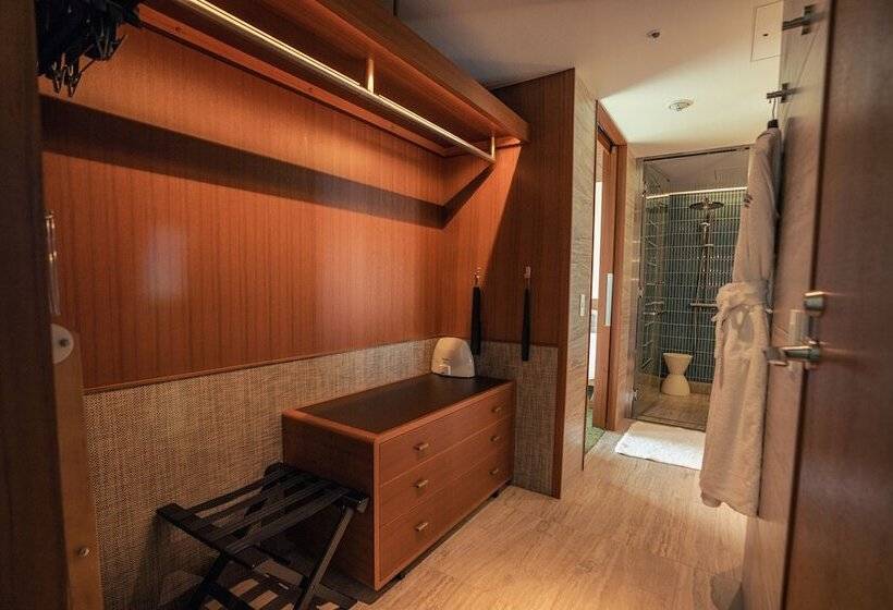 Quarto Deluxe Vista Cidade, The Aoyama Grand