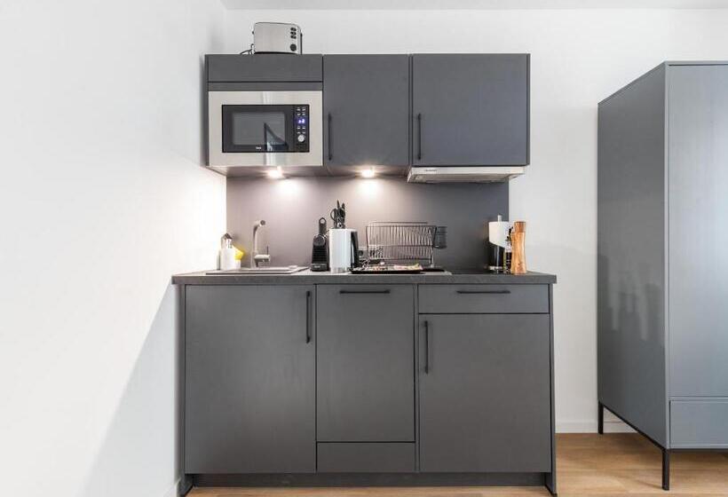 Люкс с Балконом, Limehome Essen Kettwiger Straße