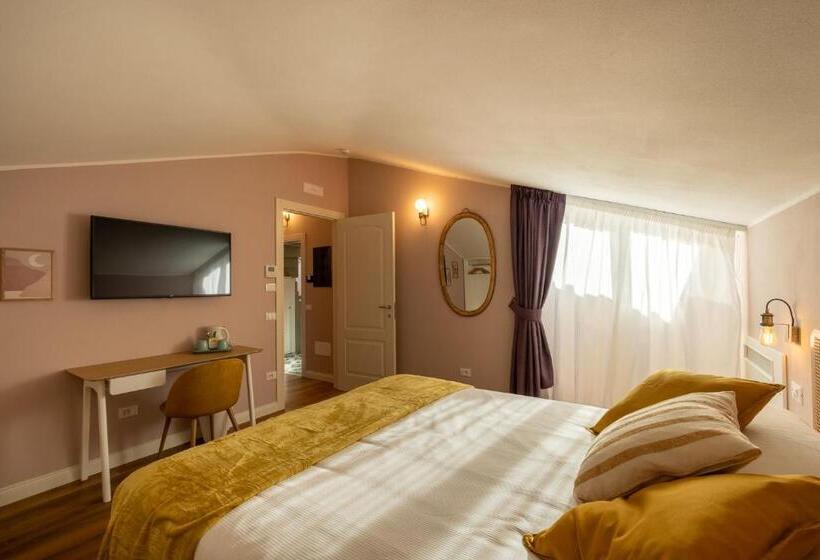 Семейный Номер, B&b Follonica