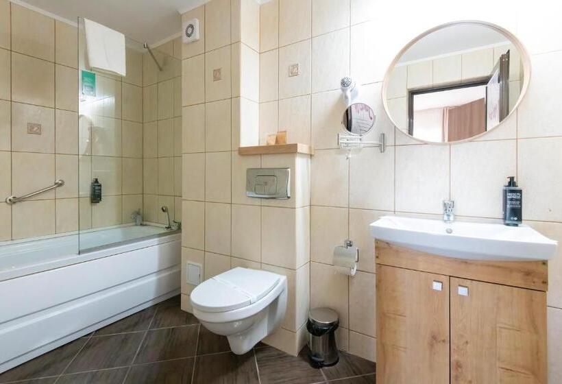 سوییت سوپریور, Ibis Styles Venus
