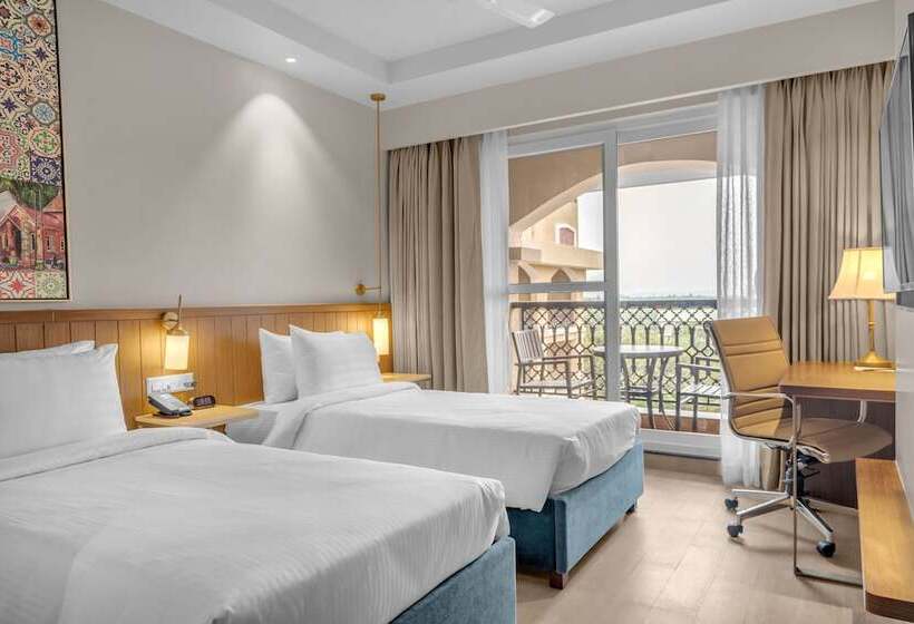Номер Стандарт Вид на Бассейн, Fairfield By Marriott Goa Calangute
