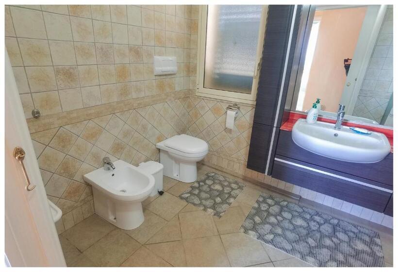 اتاق لوکس با بالکن, Eco Hostel Vela Vega